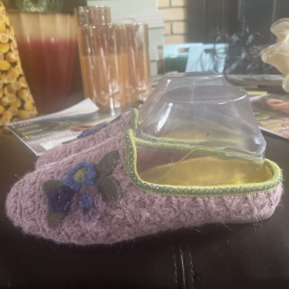 Sundance Made in Italy Crocheted House Slippers Rare Mules Slip Ons Floral Rare - Picture 5 of 14